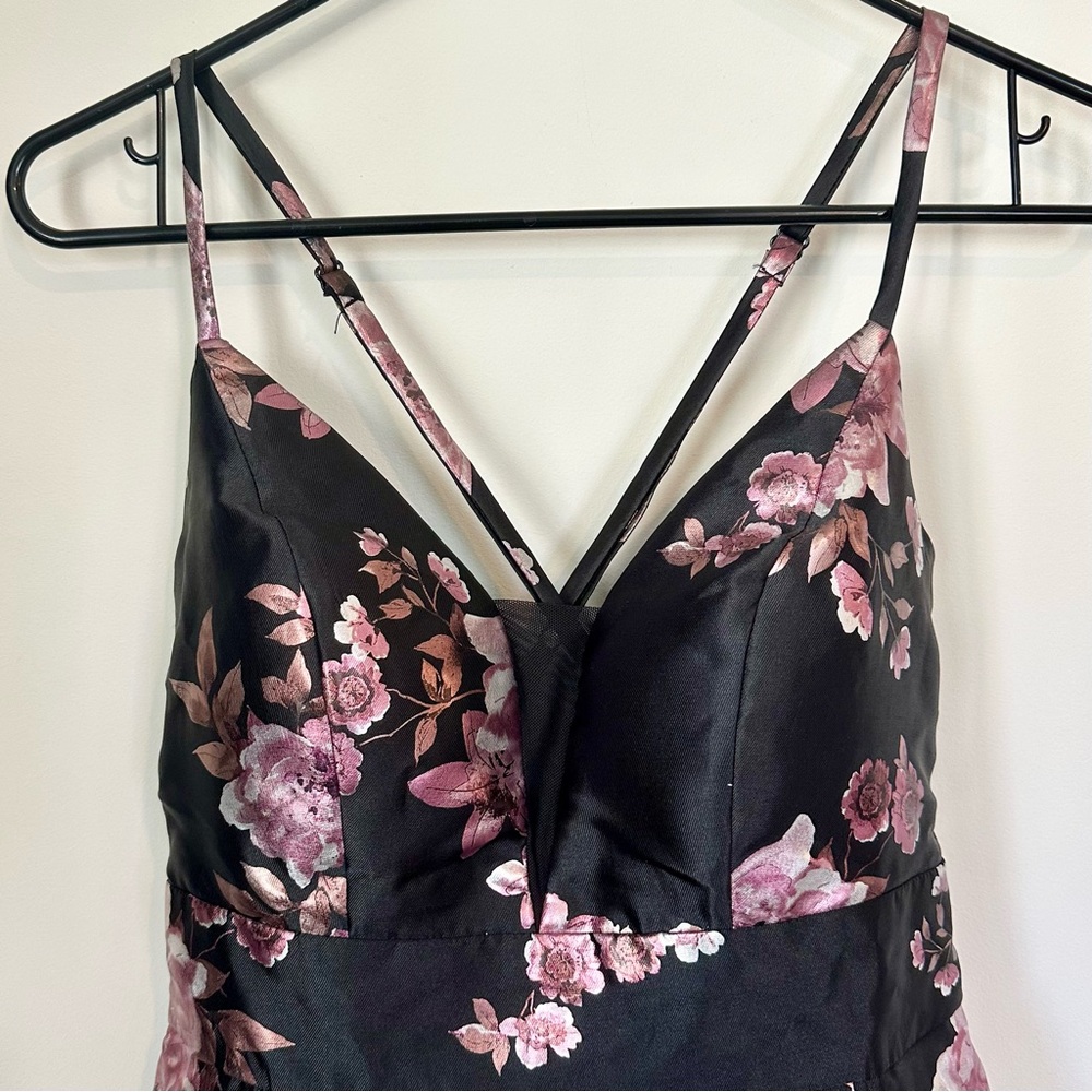 Speechless Juniors Floral Black and Pink Roses Mini Dress - Size: 9 - Picture 5 of 10